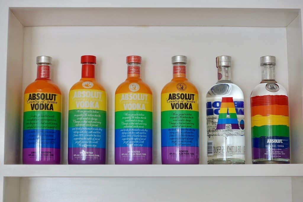 Campanha da Absolut celebra o amor gay